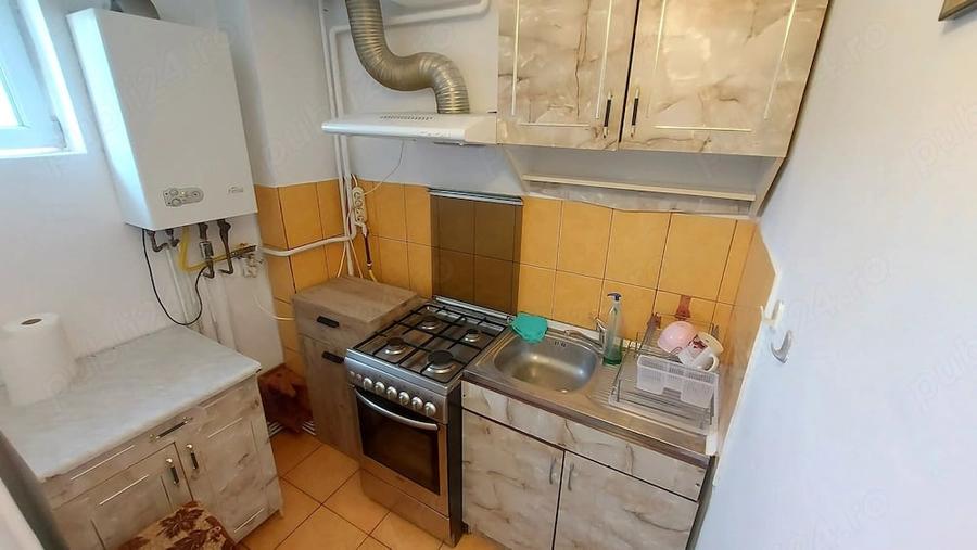 Garsonieră decomandată în Galata