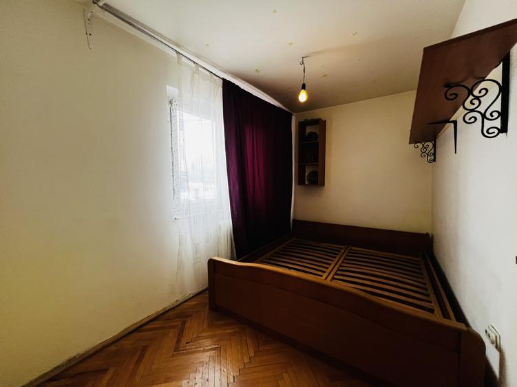 Apartament cu 4 camere semidecomandat, mobilat în Girocului