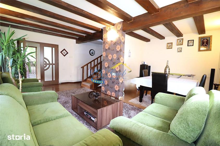 Casă cu 6 camere cu Teren 169 Mp în Central