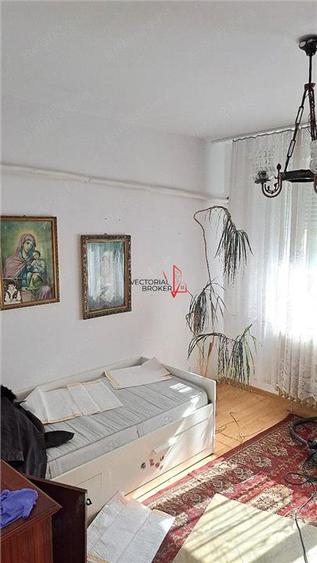 Apartament cu 3 camere decomandat în Doamna Ghica