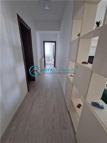 Apartament cu 3 camere decomandat, mobilat în Albert