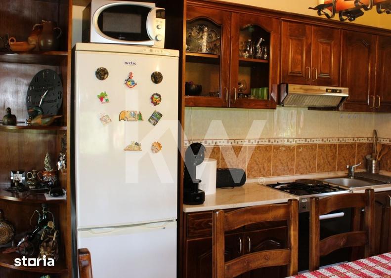 Casă cu 5 camere cu Teren 7800 Mp în Murgeni