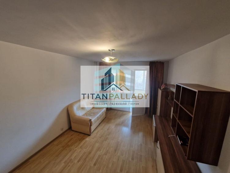 Apartament cu 2 camere decomandat în Titan
