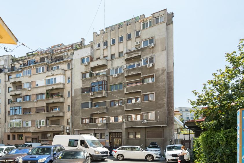 Apartament cu 2 camere semidecomandat, mobilat în P-ța Unirii