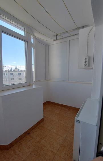 Apartament cu 3 camere decomandat în