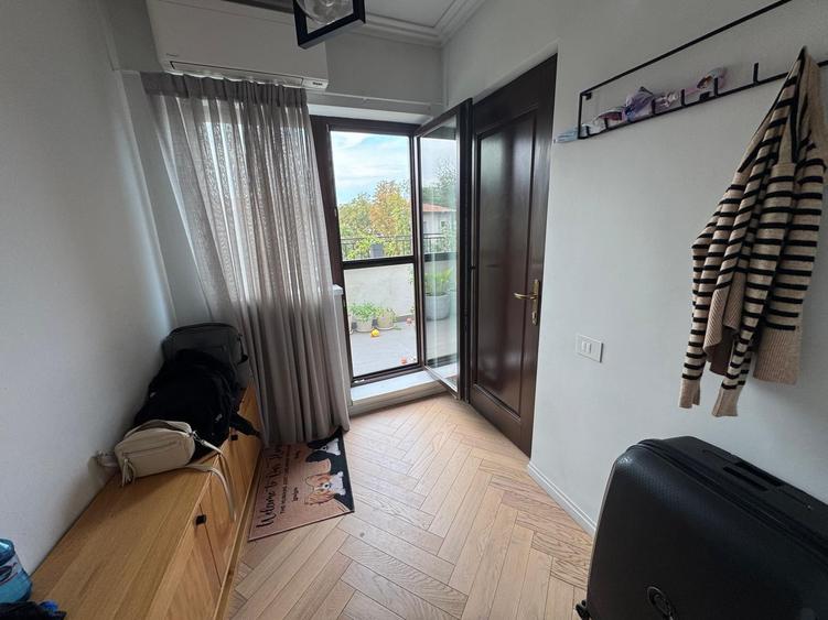 Apartament cu 4 camere semidecomandat în Cotroceni