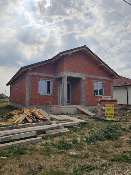 Casă cu 3 camere în Centura