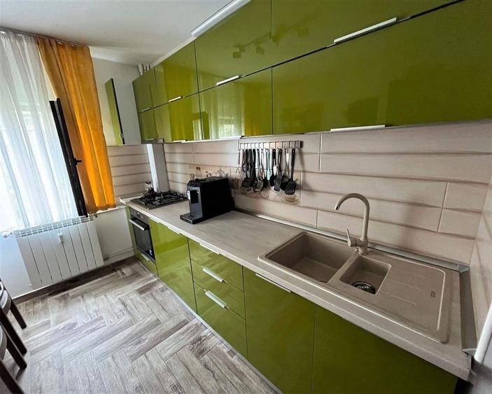 Apartament cu 2 camere decomandat, mobilat în Sebastian