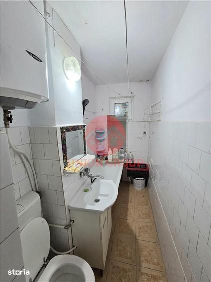 Apartament cu 3 camere semidecomandat în Inel II