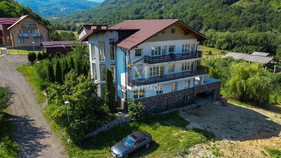 Casă cu 13 camere cu Canalizare în Exterior Vest