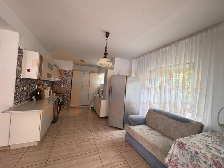 Casă individuală cu 4 camere cu Teren 300 Mp în Lazu
