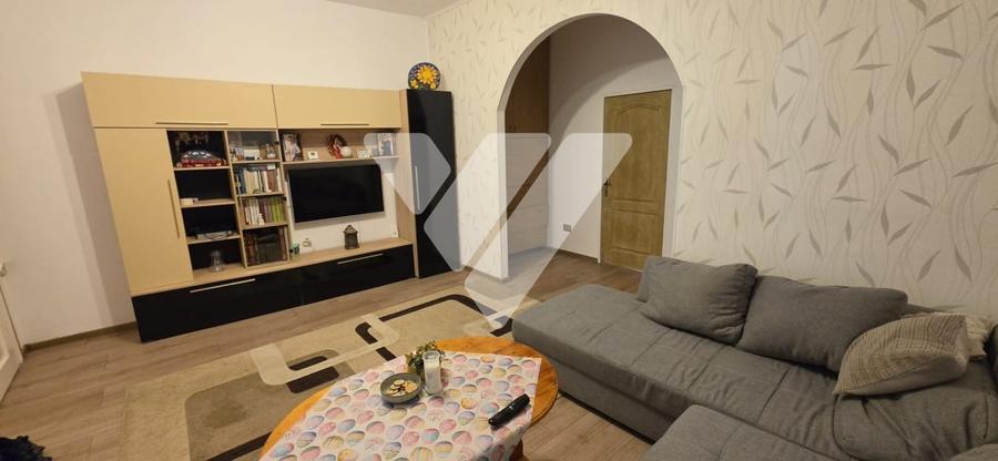 Apartament la casa 3 camere mobilata de vanzare in Cisnadie Sibiu - 1