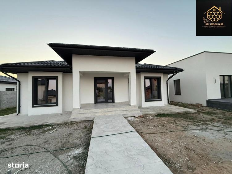 Casă cu 4 camere în Făcăi