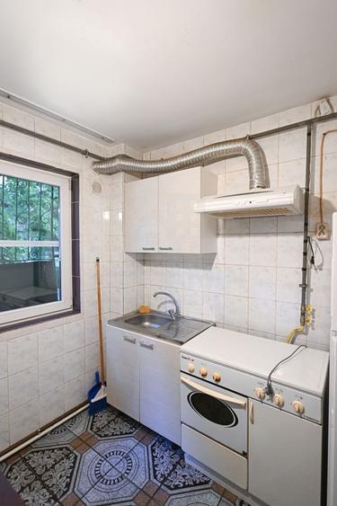 Apartament 2 camere-Rovine-parter-centrala proprie-54mp - 9