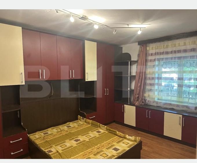 Apartament cu 3 camere semidecomandat, mobilat în Hunedoara