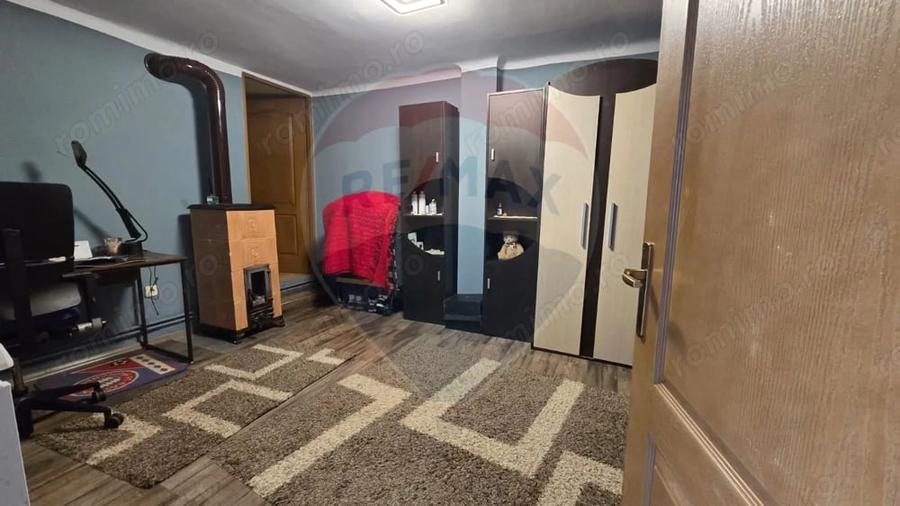 Casă cu 3 camere cu Teren 250 Mp în Central