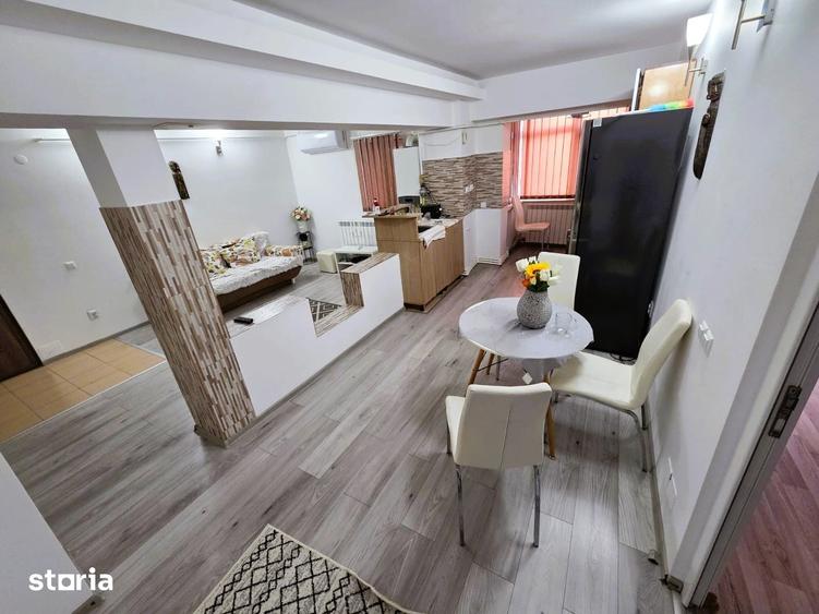 Apartament cu 4 camere decomandat în E3