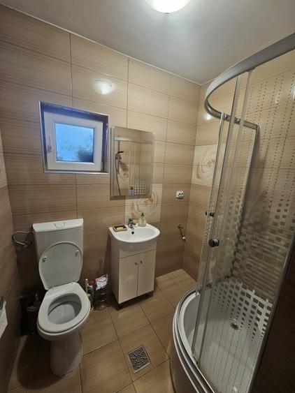 Casă individuală cu 5 camere cu Canalizare în Andrei Mureșanu