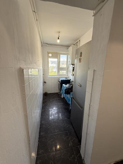 Apartament cu 3 camere semidecomandat în Dacia