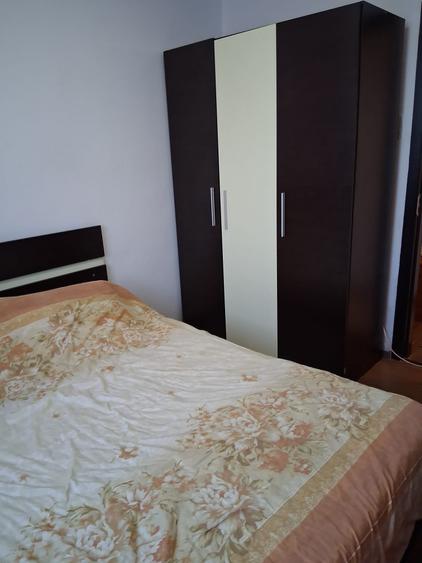 Apartament cu 4 camere semidecomandat în Drumul Taberei