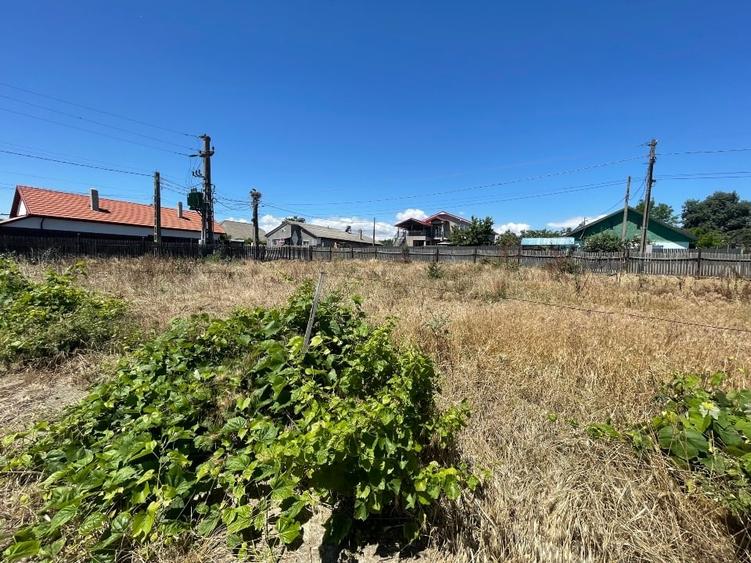 Teren Construcții intravilan de 2055 mp, în Tuzla