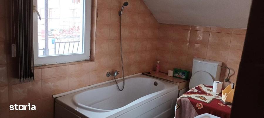 Casă cu 4 camere cu Teren 200 Mp în Iris