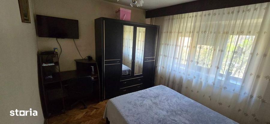 Apartament cu 2 camere decomandat în Craiovița Nouă