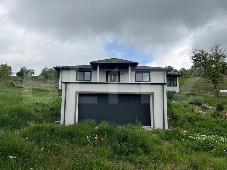 Casă individuală cu 3 camere cu Canalizare în Râciu