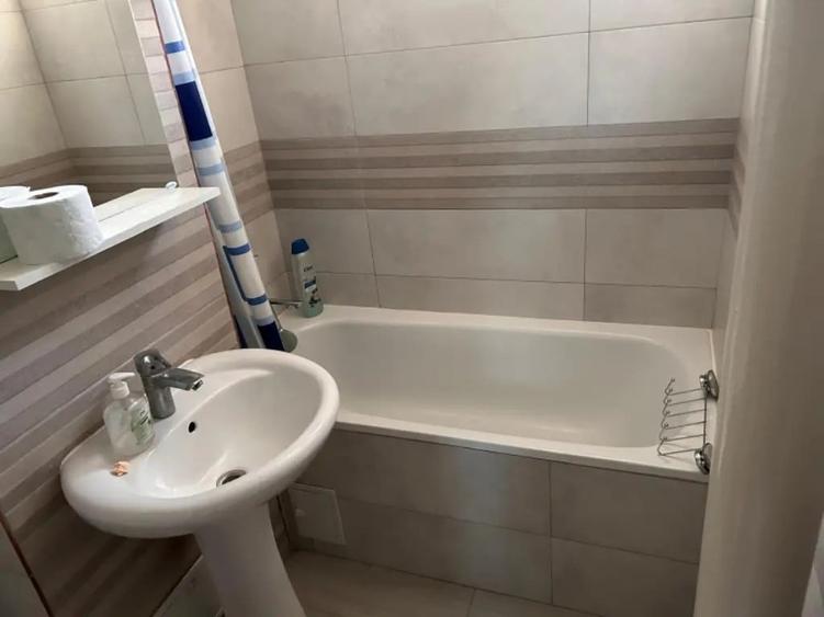 Apartament cu 2 camere în Micro 21