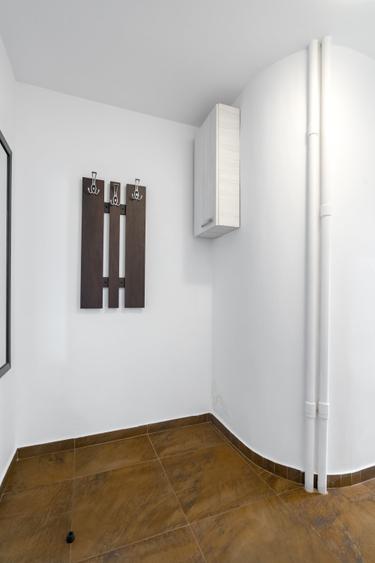 Apartament cu 2 camere semidecomandat, mobilat în P-ța Unirii
