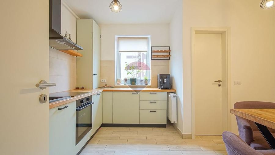 Apartament cu 3 camere decomandat, mobilat în Tractorul