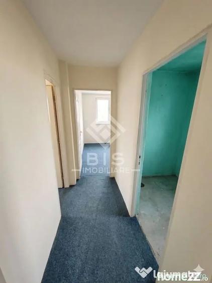 Apartament cu 3 camere semidecomandat în Decebal