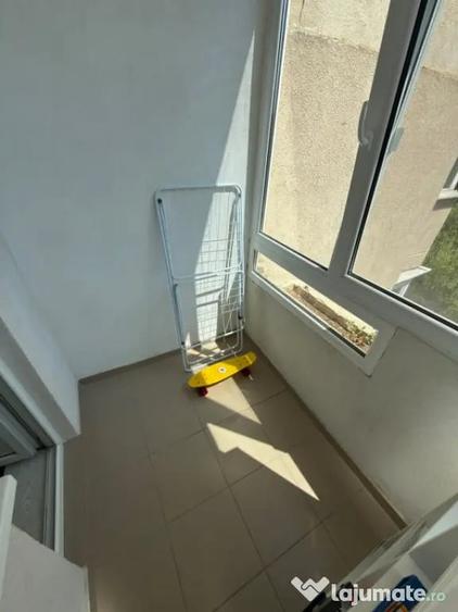 Apartament cu 3 camere semidecomandat în Mărășești