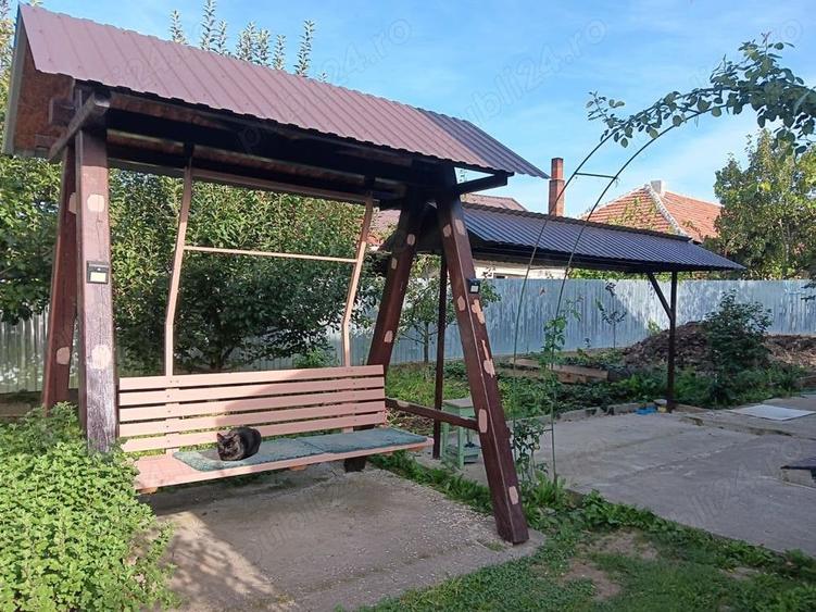 Casă cu Teren 500 Mp în Moinești