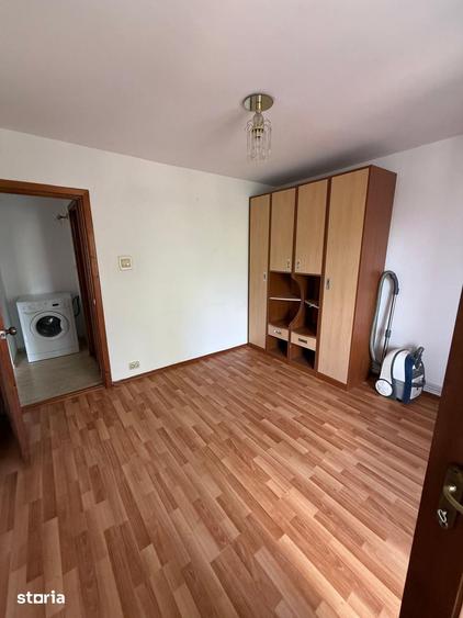 Apartament cu 4 camere decomandat în Obcini