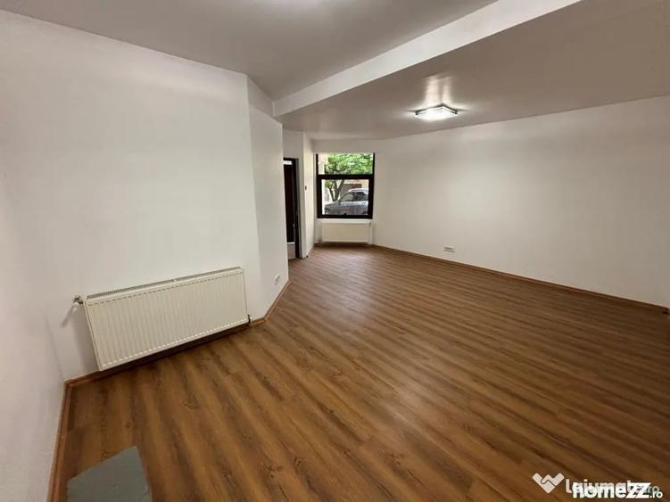 Casă cu 5 camere cu Teren 300 Mp în Colentina