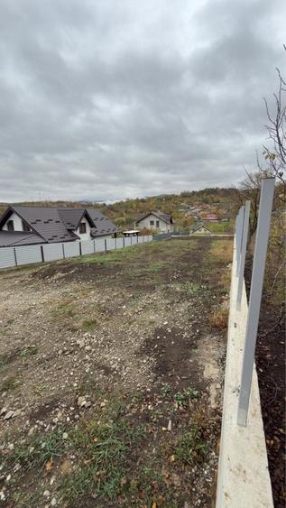 Teren de 650 mp, în Coman