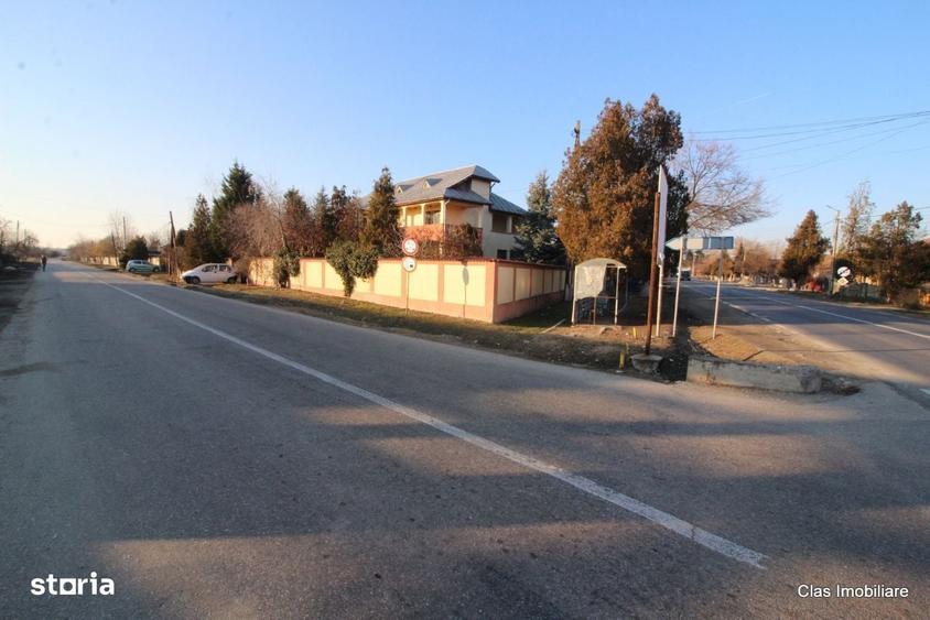 Casă cu 4 camere în Pleșoiu