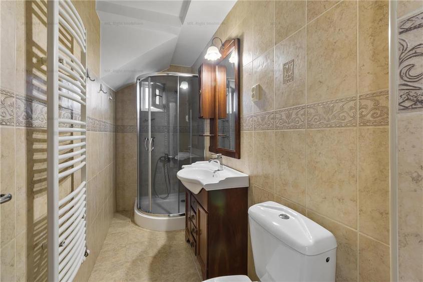 Casă individuală cu 5 camere cu Canalizare în Cristian