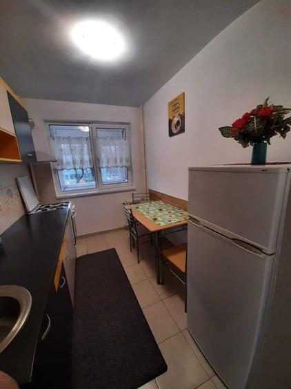 Apartament cu 2 camere semidecomandat în Alexandru Obregia