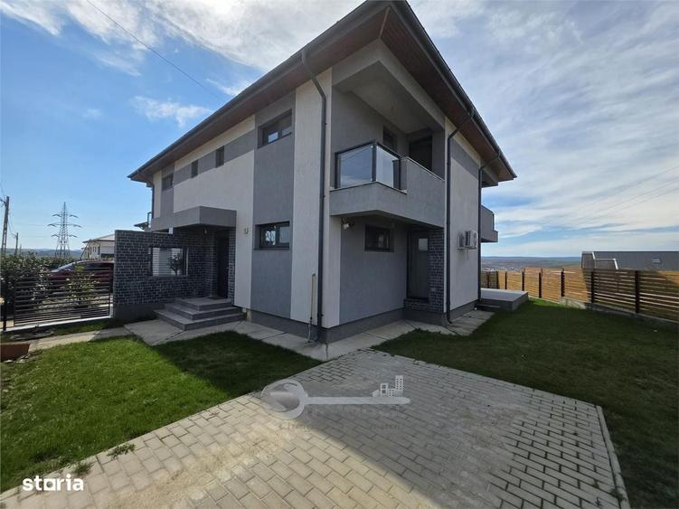 Casă cu 4 camere în Uricani