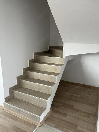 Vand duplex la cheie - suprafa?a utila este de 110 m2 , 3 dormitoare - 14