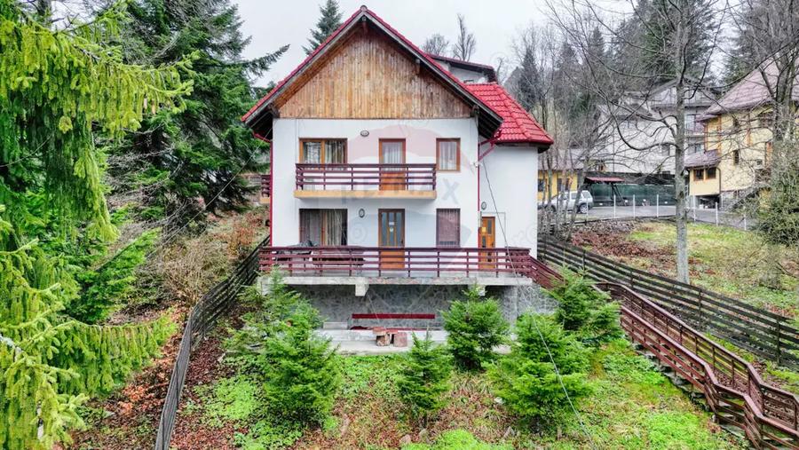 Casă cu 6 camere cu Teren 544 Mp în Cioplea