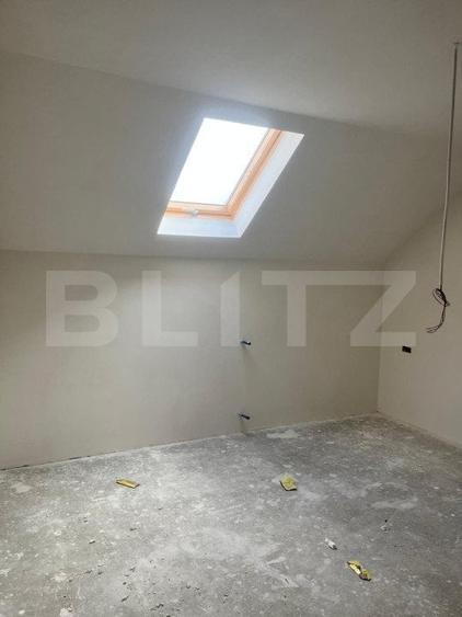 Duplex cu 4 camere cu Canalizare în Central