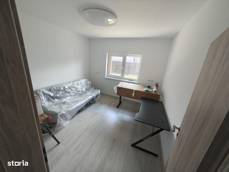 Casă cu 4 camere în Hărmanului
