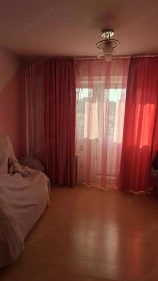 Apartament cu 4 camere decomandat în Bere