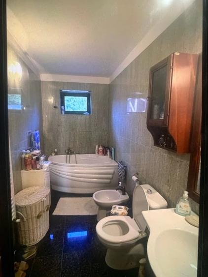 Casă cu Teren 600 Mp în Central