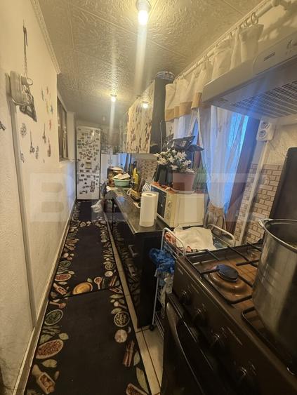 Apartament cu 3 camere semidecomandat, mobilat în Micro 11
