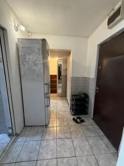 Apartament cu 4 camere semidecomandat în Micro 39