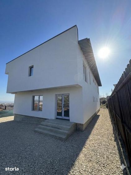 Casă cu 4 camere cu Teren 250 Mp în Găvana